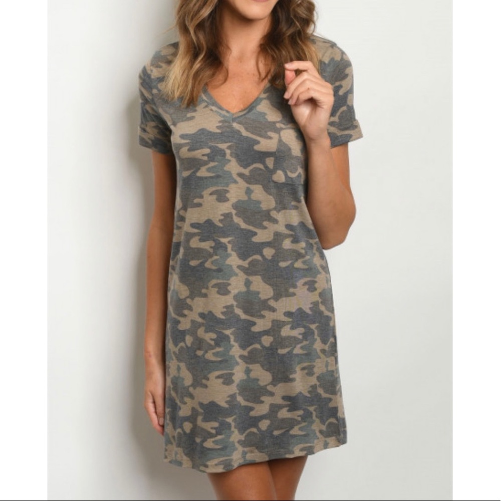 Short Sleeve V-Neck Camouflage Dress - Size S